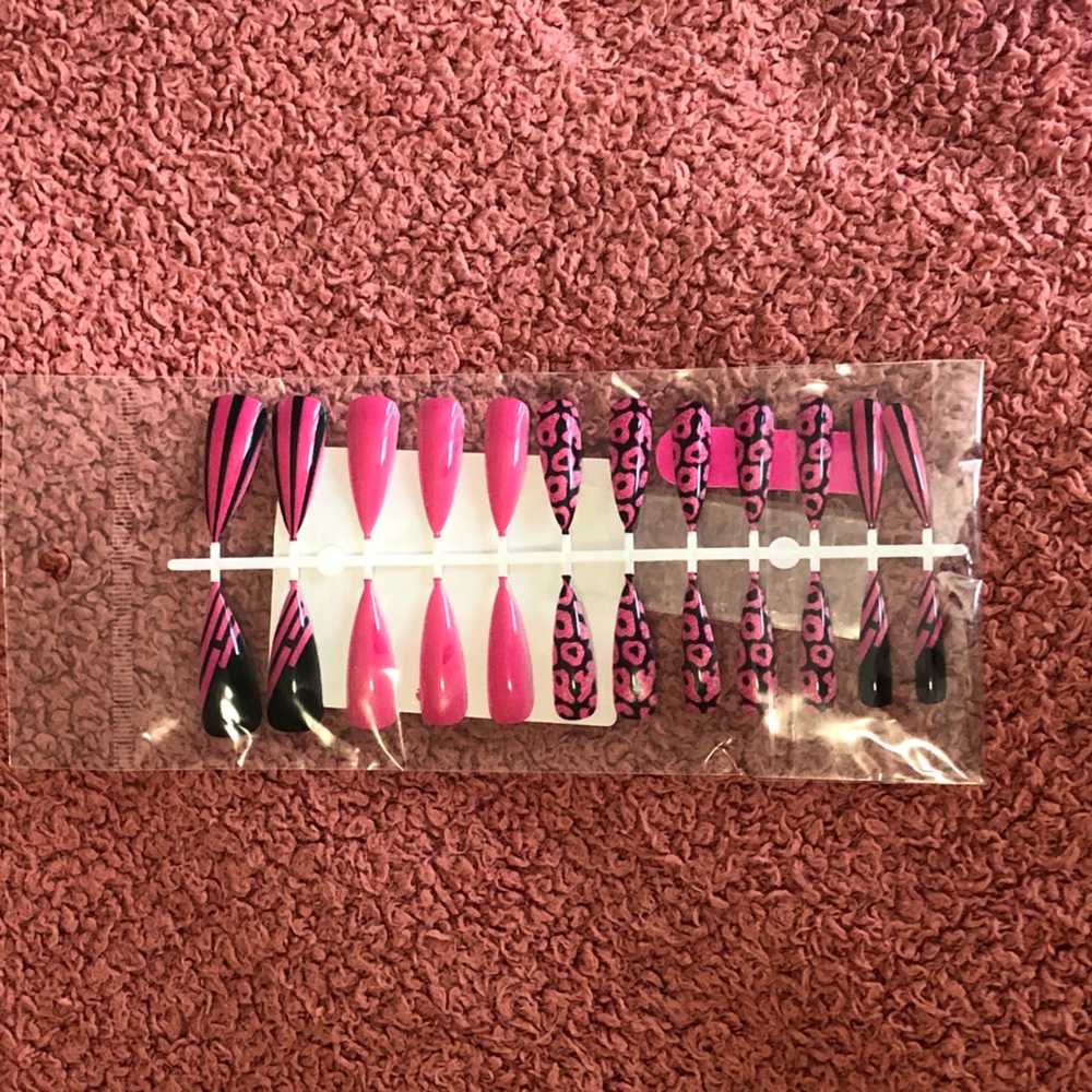 Pink Leopard & Stripe Press-On Nails Set - Home Party Supplies